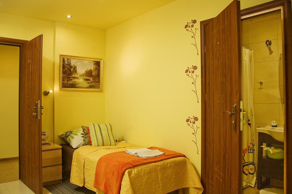 Medison Family Boutique B&B Kielce Habitación foto