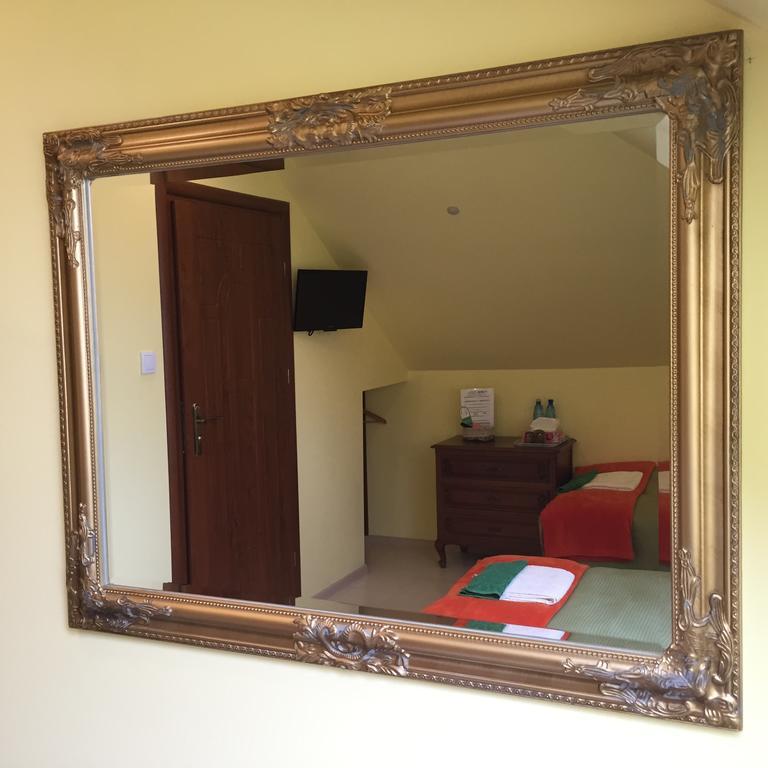 Medison Family Boutique B&B Kielce Habitación foto